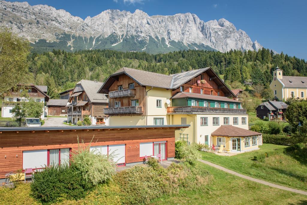 Mayer - Wirtshaus Und Dorfhotel Sankt Martin am Grimming Екстериор снимка