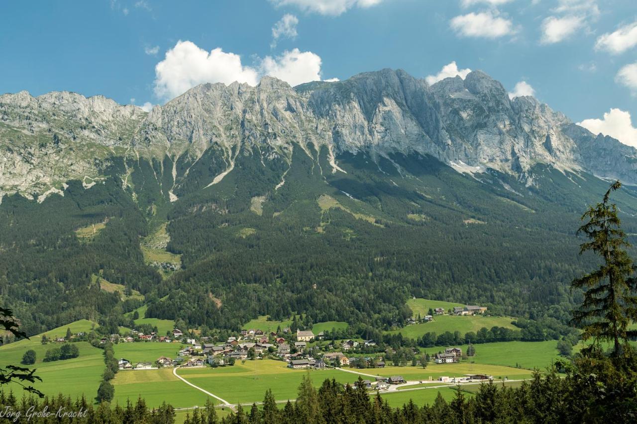 Mayer - Wirtshaus Und Dorfhotel Sankt Martin am Grimming Екстериор снимка