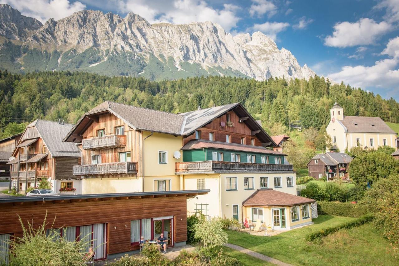 Mayer - Wirtshaus Und Dorfhotel Sankt Martin am Grimming Екстериор снимка