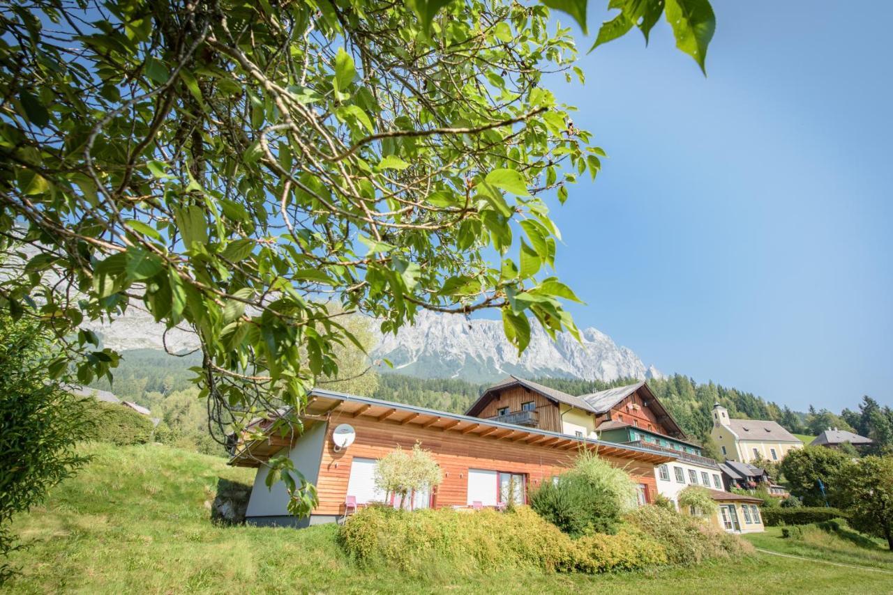 Mayer - Wirtshaus Und Dorfhotel Sankt Martin am Grimming Екстериор снимка